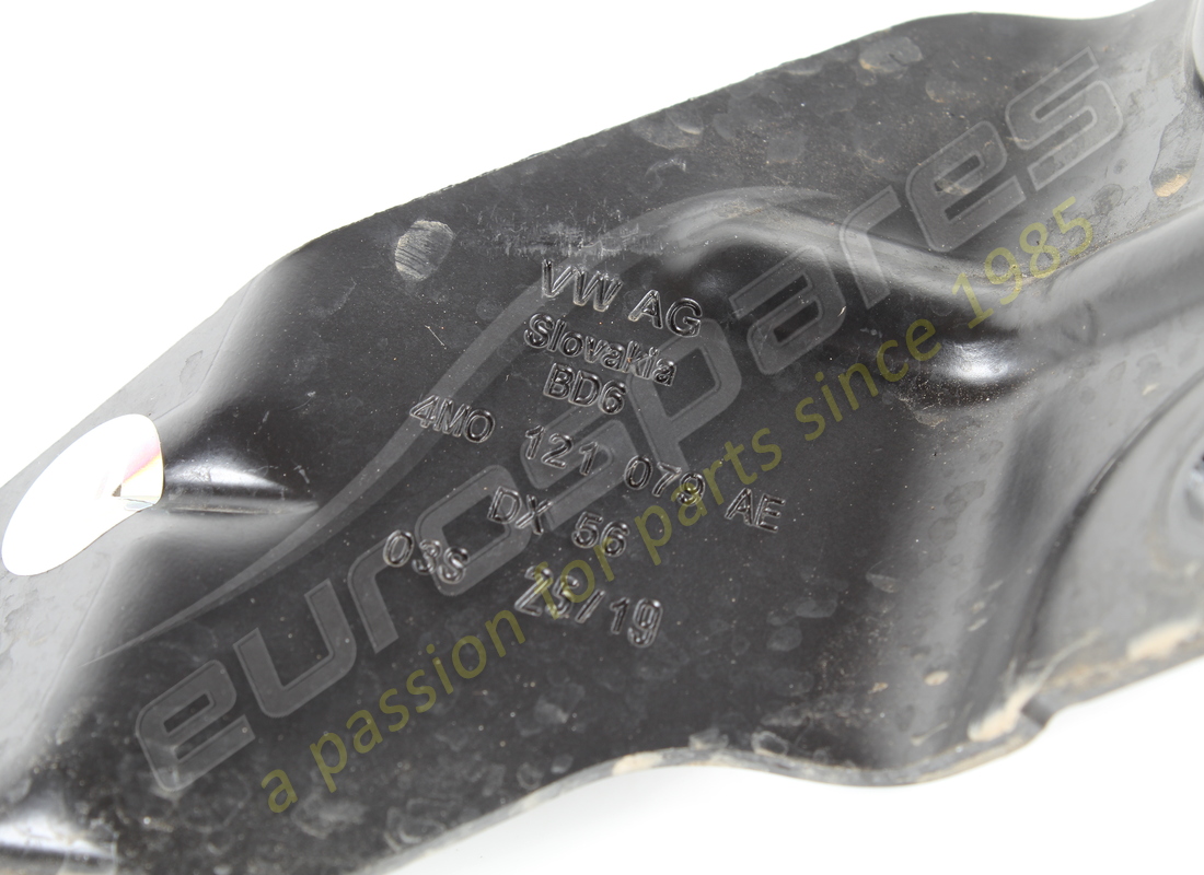 USED LAMBORGHINI RETAINER PLATE. PART NUMBER 4M0121079AE (2) used lamborghini retainer plate. part number 4m0121079ae (2)