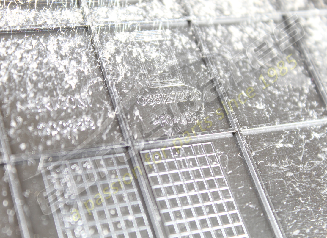 USED FERRARI FRONT BASE. PART NUMBER 86127100 (3) used ferrari front base. part number 86127100 (3)