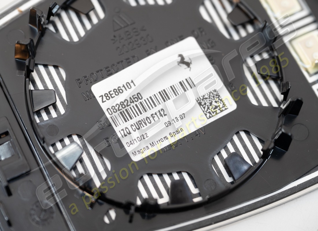 new ferrari lh external rear mirror. part number 82824500 (3)