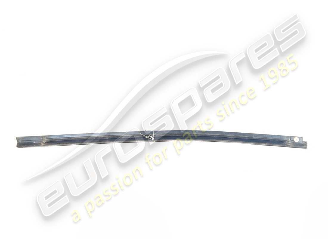 used maserati lh rear door glass scraper g. part number 670032885 (2)