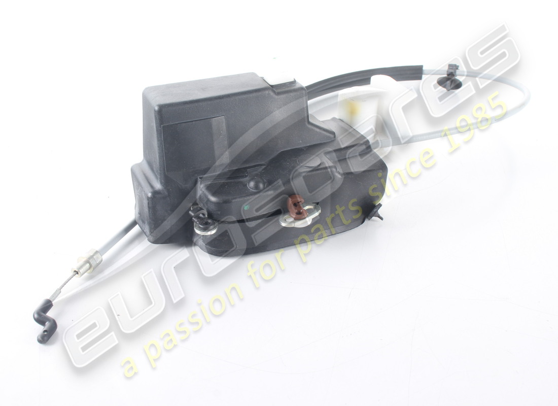 new maserati rh door lock. part number 68893300 (2)