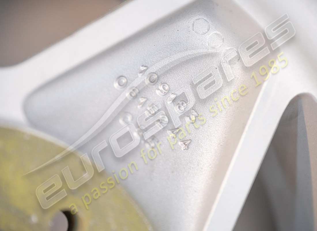 NEW (OTHER) FERRARI REAR WHEEL (9X15). PART NUMBER 109193 (7) new (other) ferrari rear wheel (9x15). part number 109193 (7)