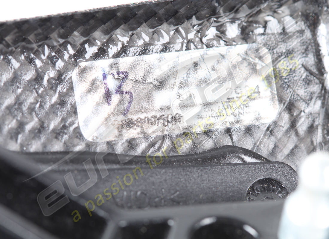 NEW FERRARI LH SATELLITE CONNECTOR. PART NUMBER 82989900 (4) new ferrari lh satellite connector. part number 82989900 (4)