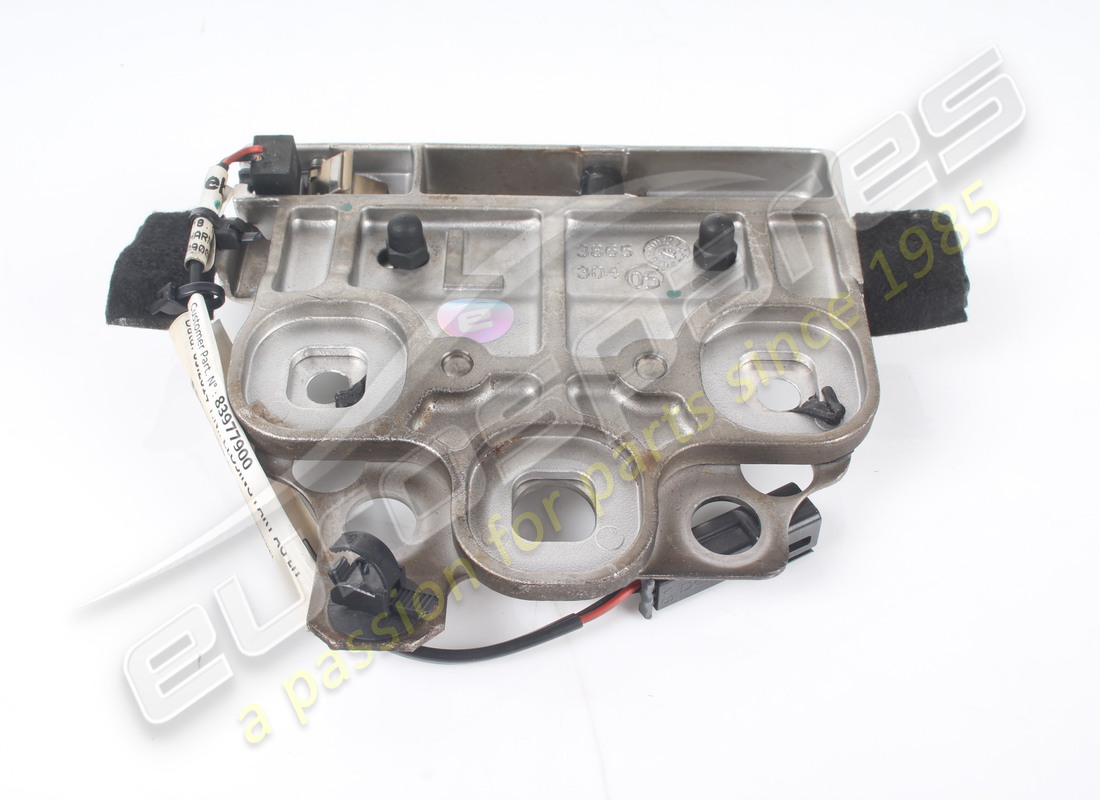 used ferrari striker lh complete. part number 83977900 (3)