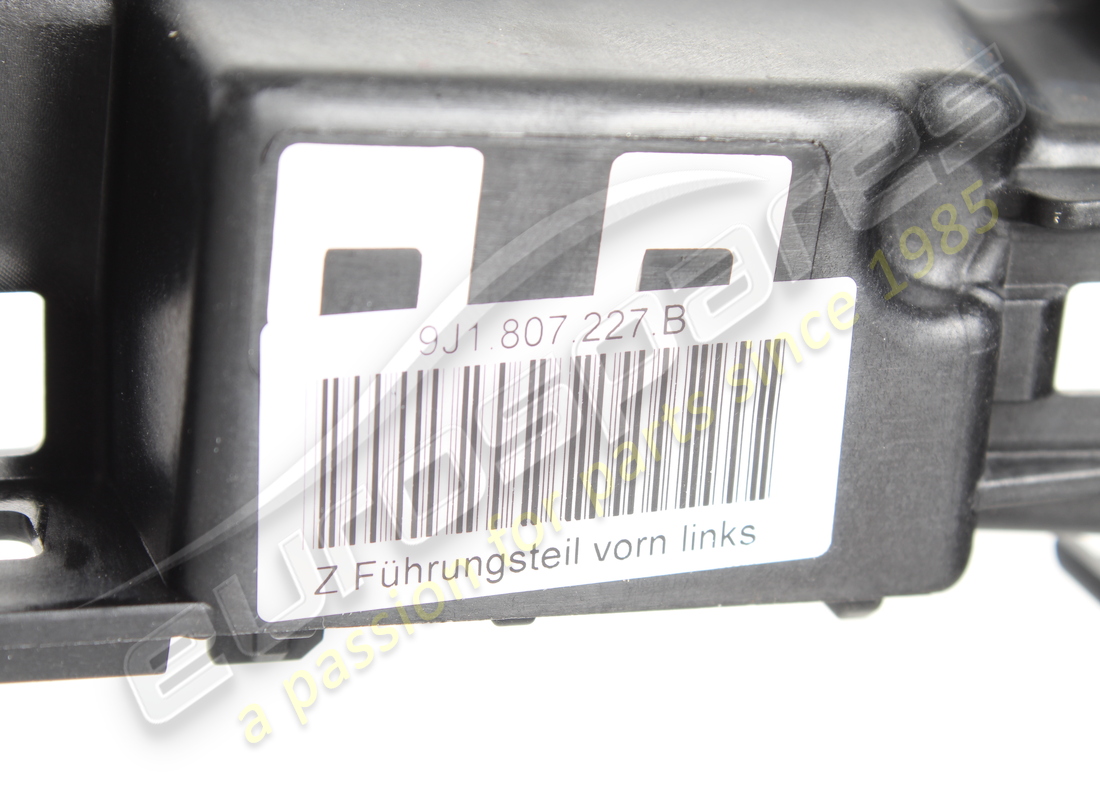 new porsche holder for bumper cover. part number 9j1807227b (4)