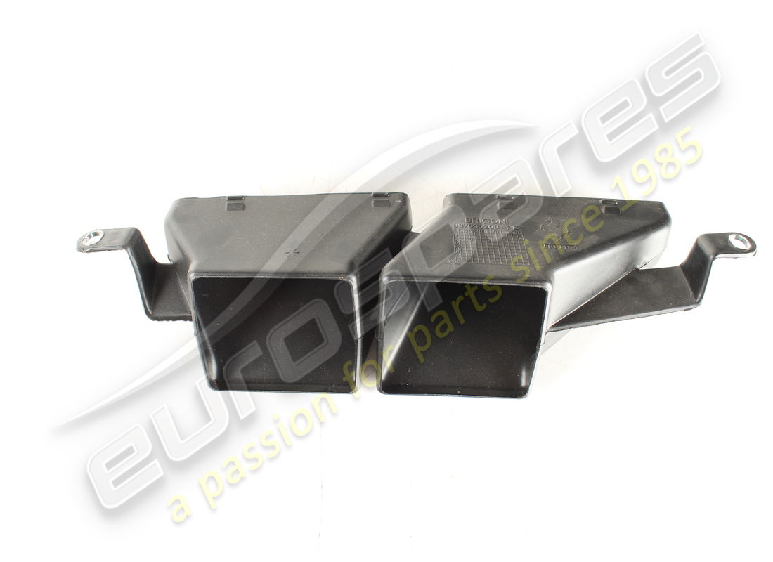 used ferrari hvac defroster connector. part number 87030200 (1)