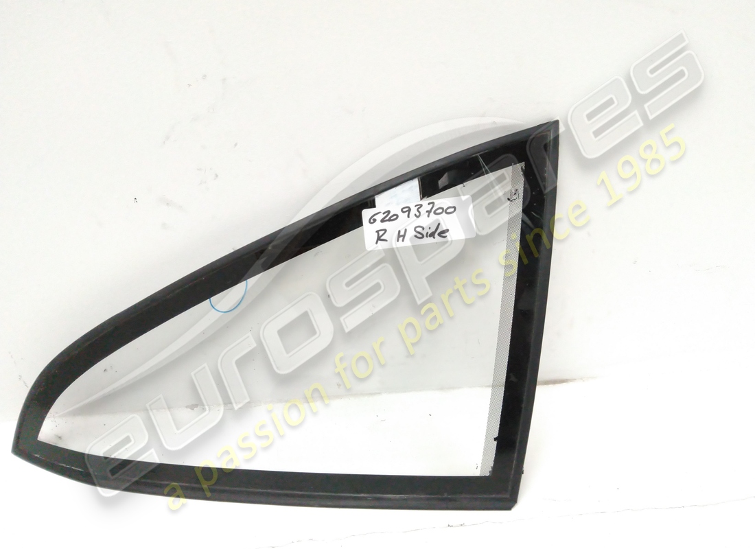 used ferrari rh glass. part number 62093700 (1)