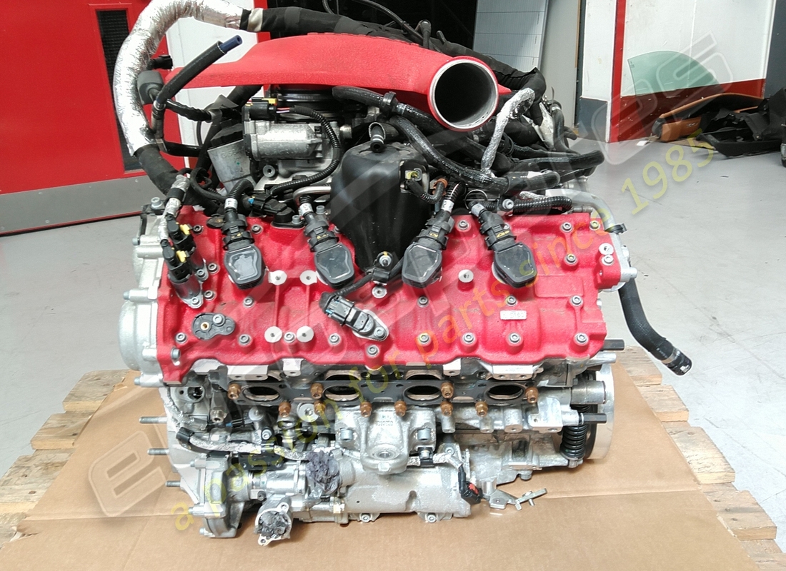 USED Ferrari F8 ENGINE . PART NUMBER 985000334 (1)