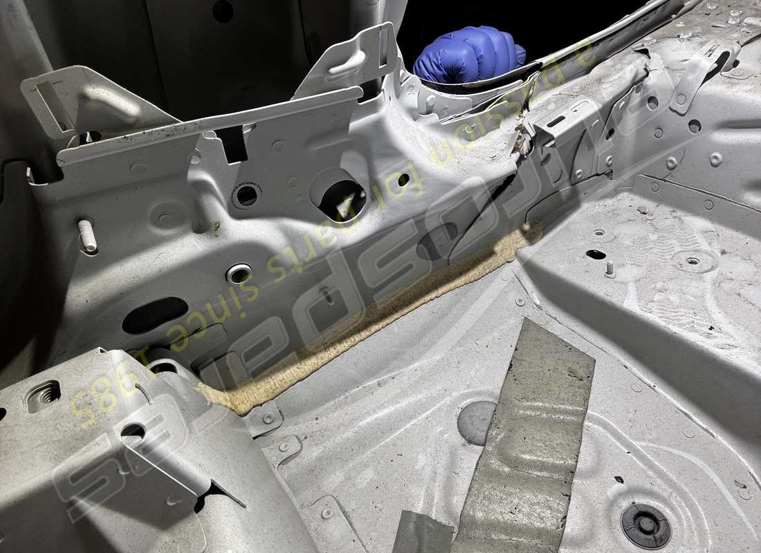 used lamborghini complete bodyshell. part number 4m0802123body (7)