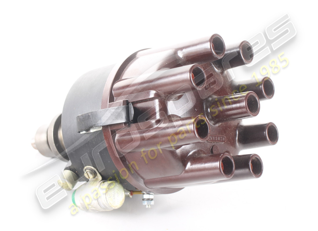 new maserati distributor right rotation. part number me74820 (1)