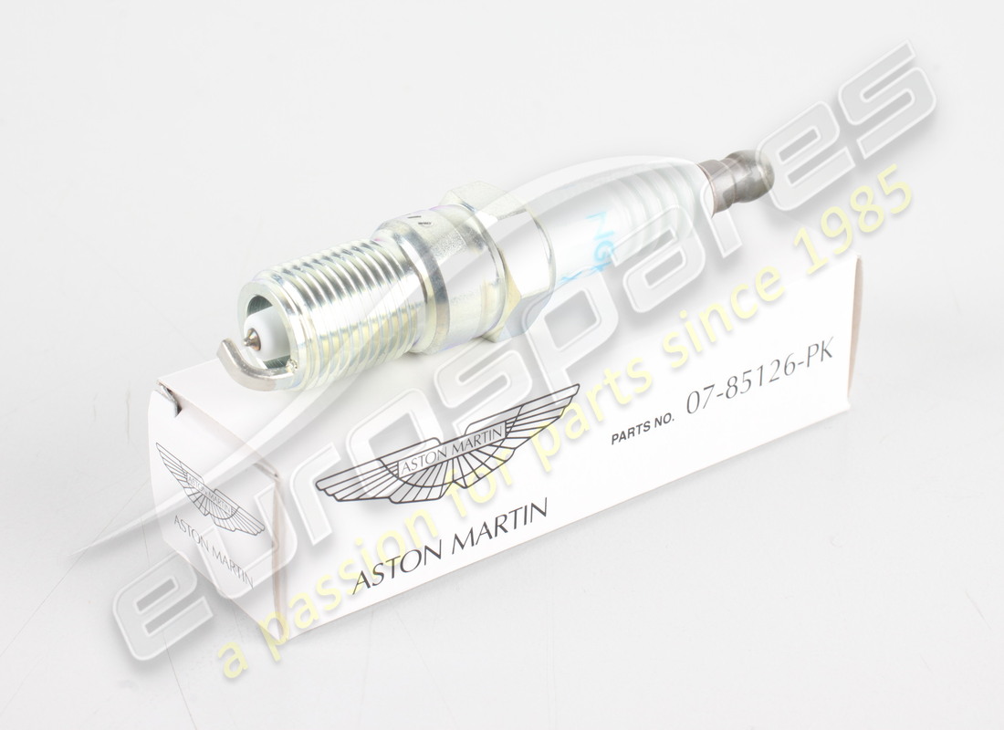 new aston martin spark plug. part number 0785126pk (1)