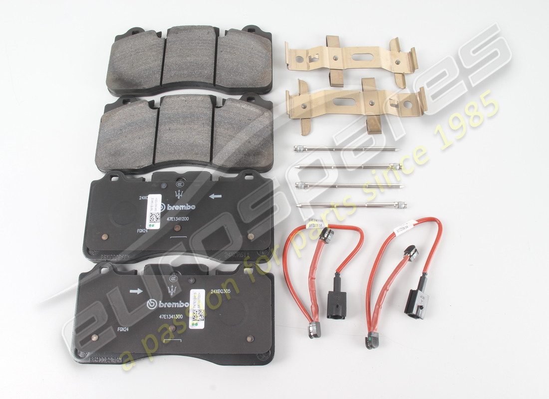 new maserati mc20 front brake pads kit. part number 673012306 (1)