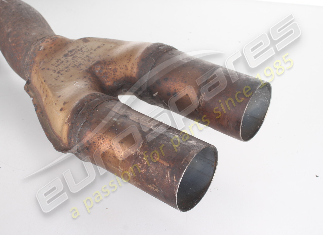 USED MASERATI CENTRAL MUFFLER. PART NUMBER 670034578 (6) used maserati central muffler. part number 670034578 (6)