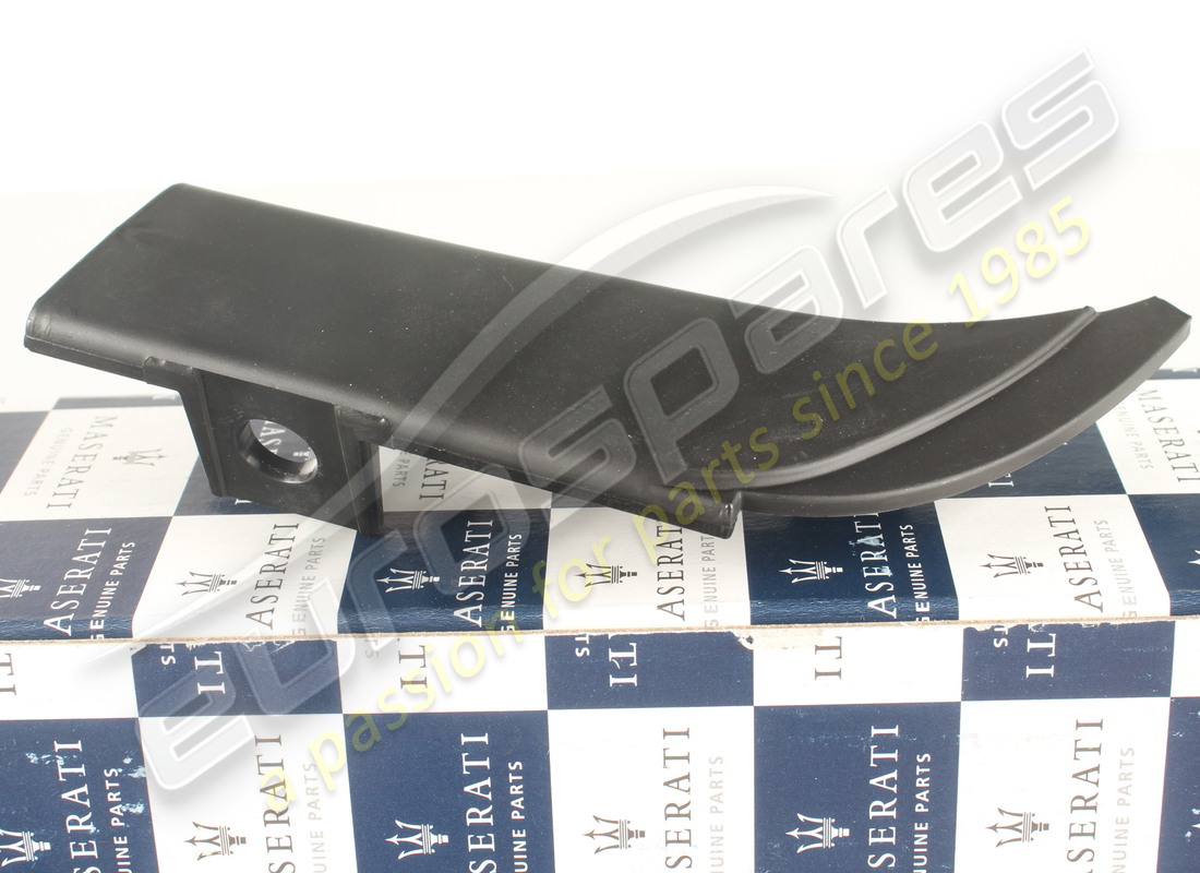 new maserati lh rear seal (my2009). part number 81234700 (1)