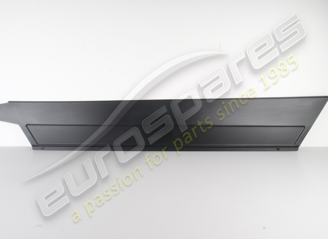 new ferrari rh kick plate. part number 64119200 (1)