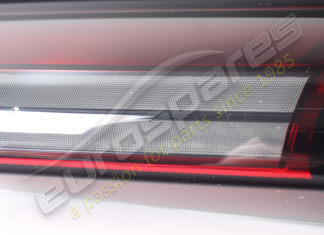 new ferrari lh tail light. part number 919257 (5)