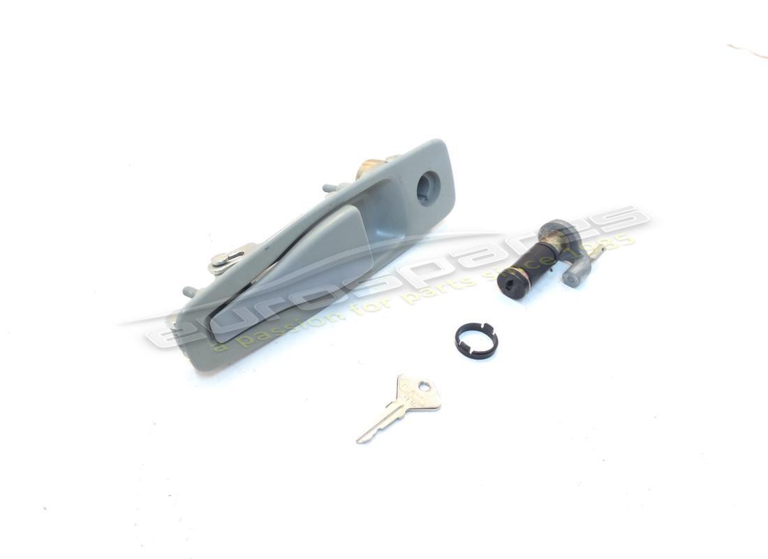 new ferrari lh outer door handle. part number 62577500 (1)