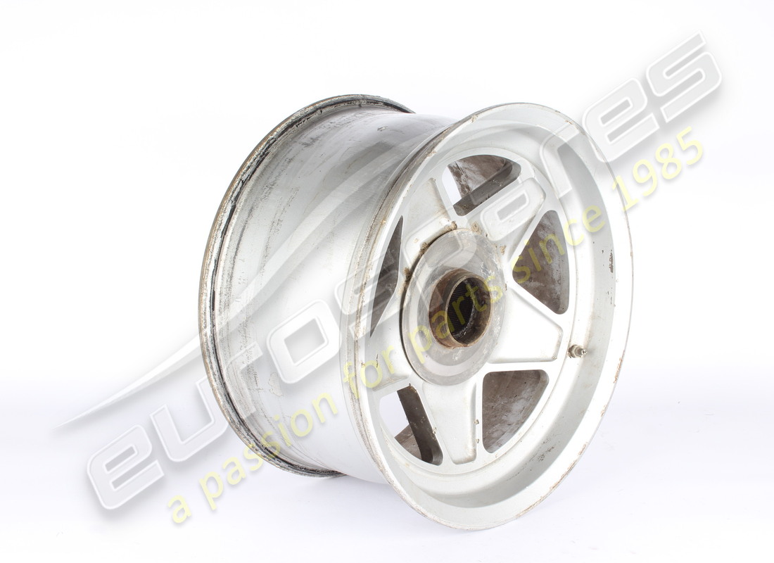 used ferrari road wheel rear 210tr415. part number 119393 (3)