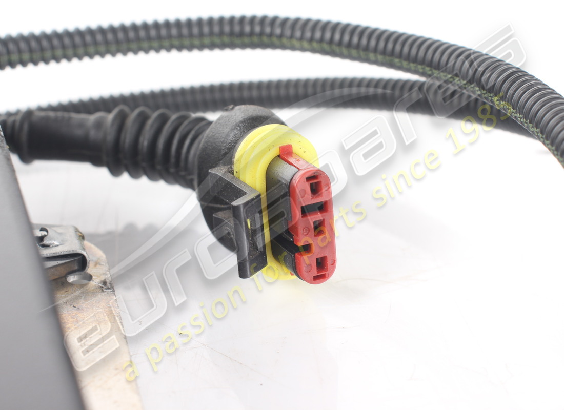 USED FERRARI STEERING COLUMN NODE. PART NUMBER 269726 (2) used ferrari steering column node. part number 269726 (2)