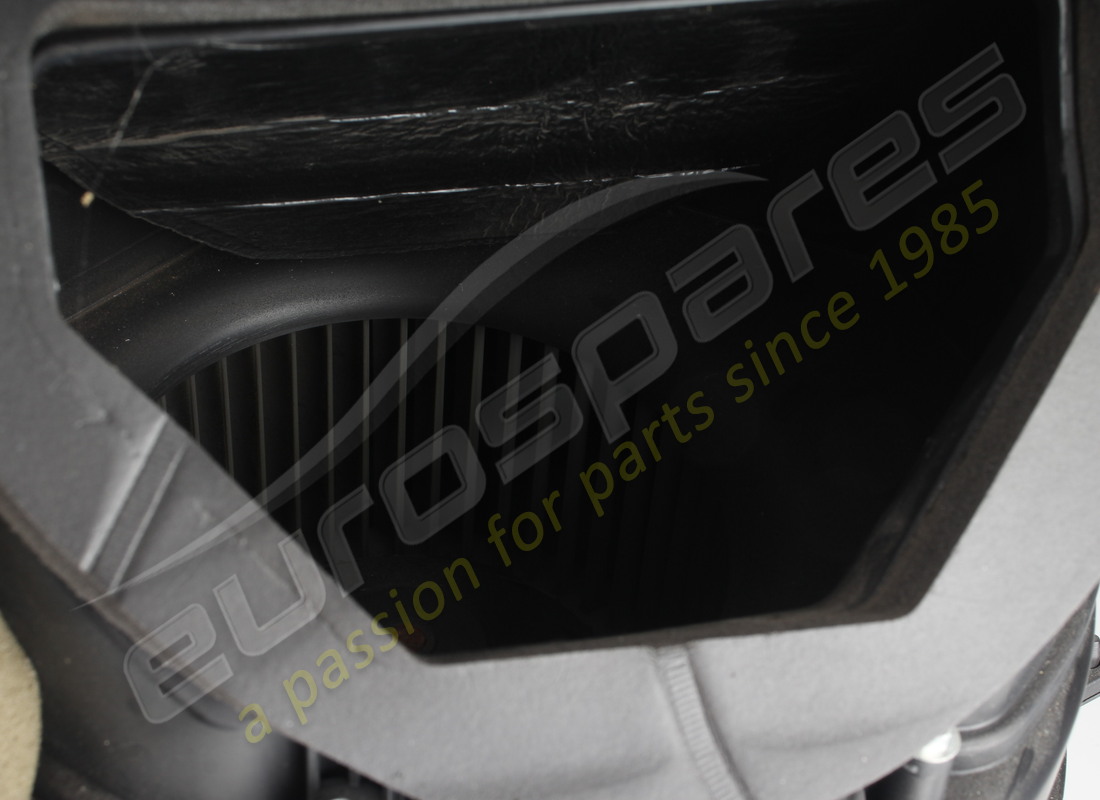 USED MASERATI COMPLETE AIR CONDITION SET. PART NUMBER 68462400 (8) used maserati complete air condition set. part number 68462400 (8)