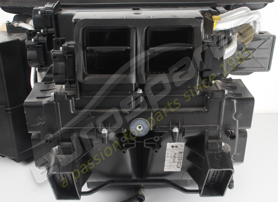 USED MASERATI COMPLETE AIR CONDITION SET. PART NUMBER 68462400 (3) used maserati complete air condition set. part number 68462400 (3)