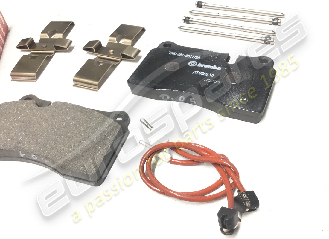 new ferrari kit of rear pads. part number 70000966 (3)