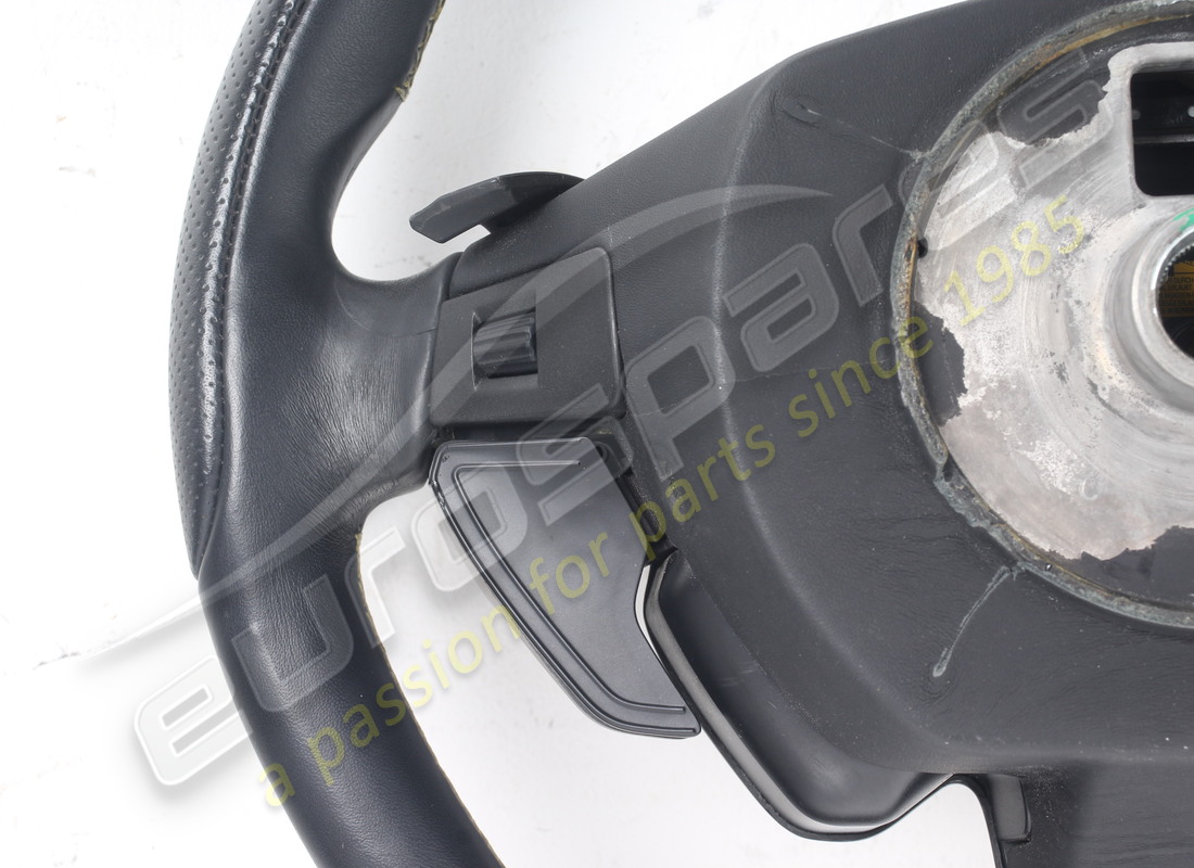 USED FERRARI COMPLETE STEERING WHEEL. PART NUMBER 337540 (8) used ferrari complete steering wheel. part number 337540 (8)