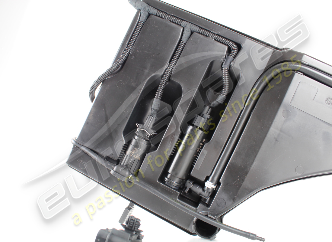 NEW MASERATI WINDSCREEN WASHER TANK. PART NUMBER 670032343 (2) new maserati windscreen washer tank. part number 670032343 (2)