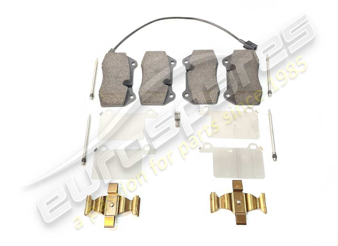NEW Maserati FRONT BRAKE PADS SET . PART NUMBER 673012042 (1)