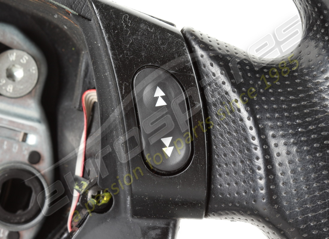 used maserati steering wheel black. part number 27328000 (6)