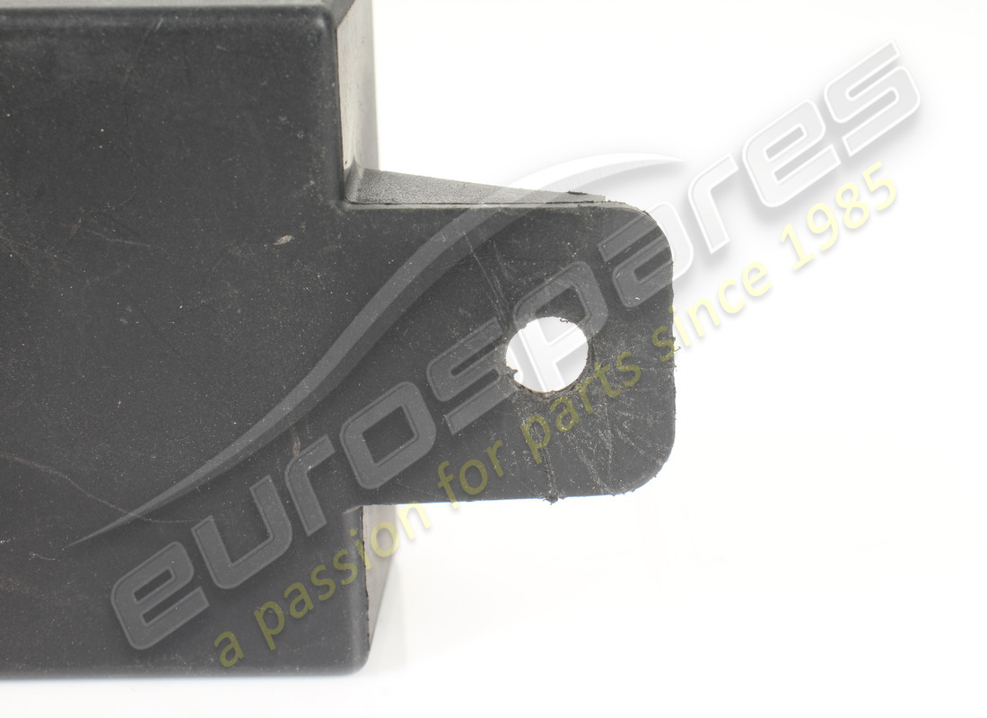 USED FERRARI WIPER RELAY. PART NUMBER 180199 (4) used ferrari wiper relay. part number 180199 (4)