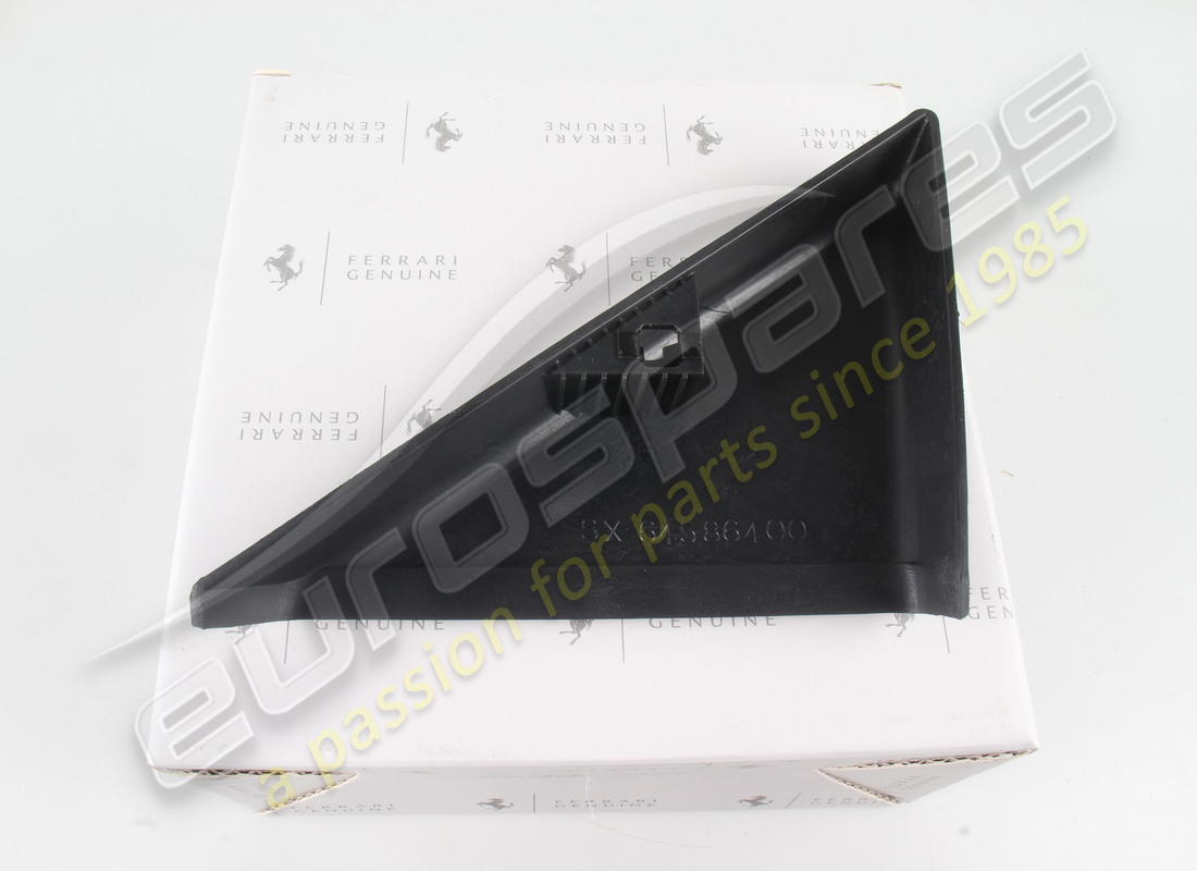 new ferrari lh inner moulding triangle. part number 64586400 (2)