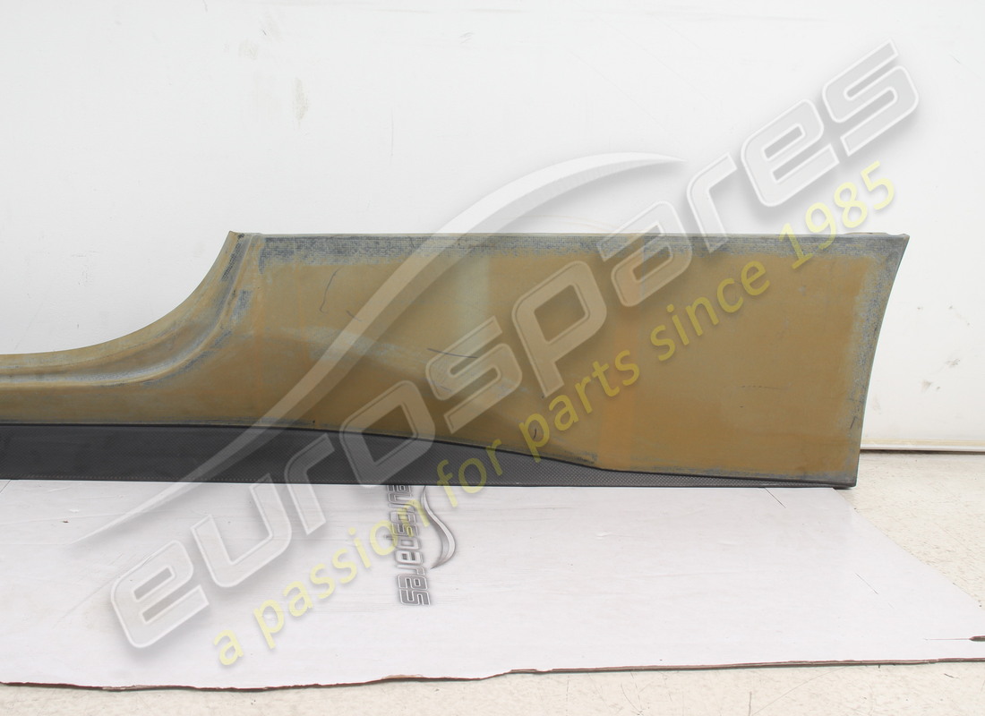 new (other) ferrari lh underdoor trim. part number 83261500 (3)