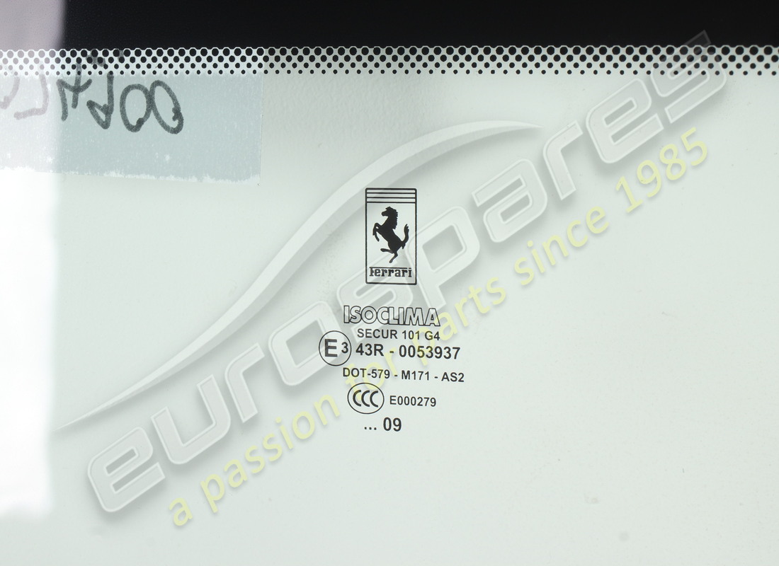 new (other) ferrari glass for rear hood. part number 68074900 (2)