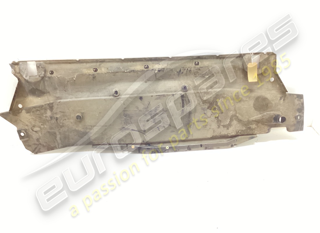used ferrari rh central aereodynamic bot. part number 64678800 (2)
