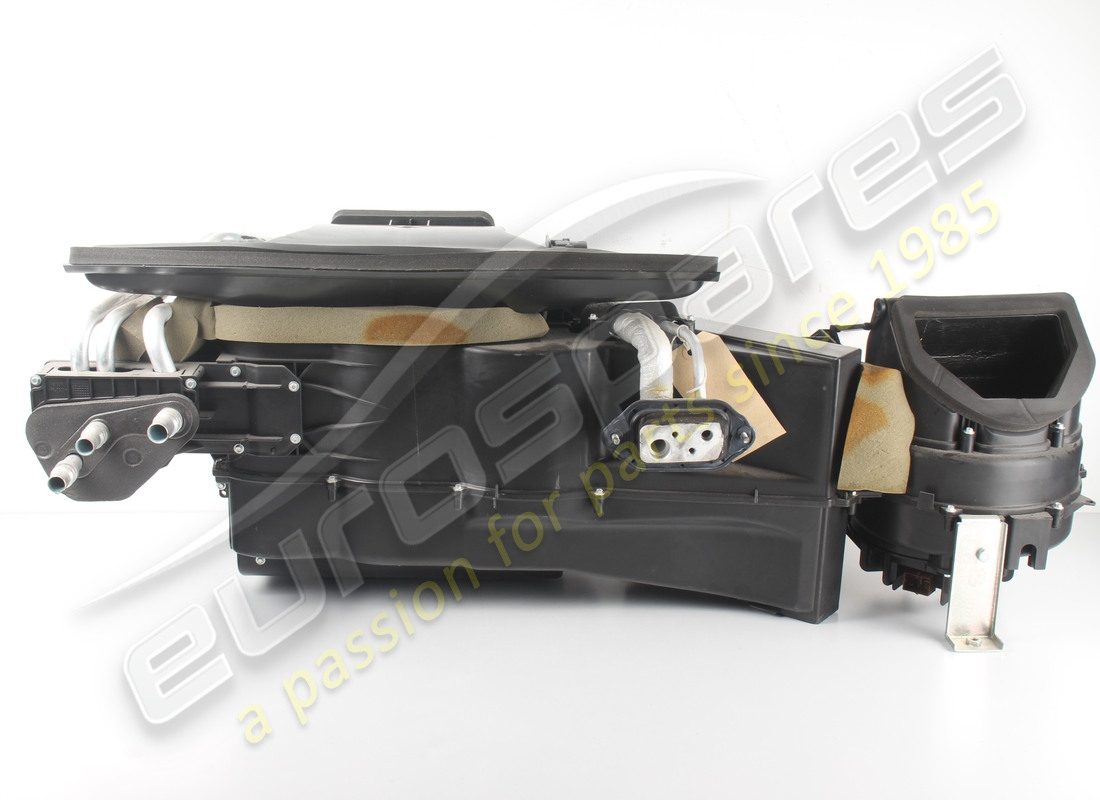 USED MASERATI COMPLETE AIR CONDITION SET. PART NUMBER 68462400 (9) used maserati complete air condition set. part number 68462400 (9)