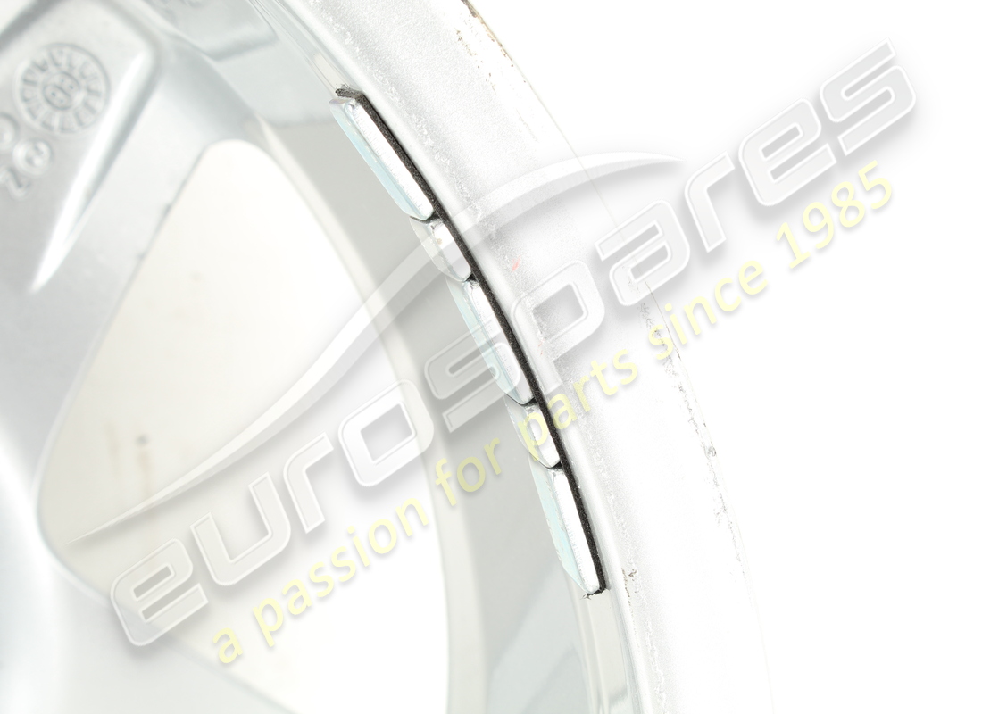 used ferrari front road wheel rim. part number 166475 (6)