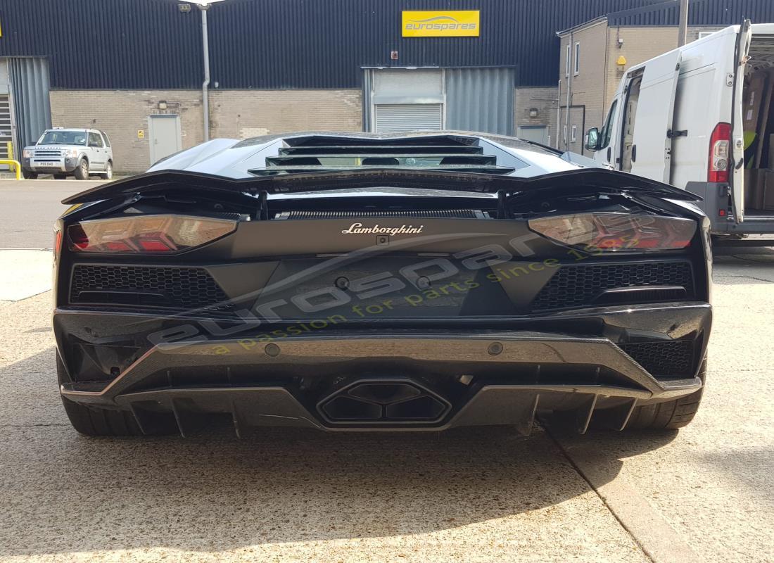 lamborghini 2018 (lp740-4 s coupe) with 6,254 miles, being prepared for dismantling #4