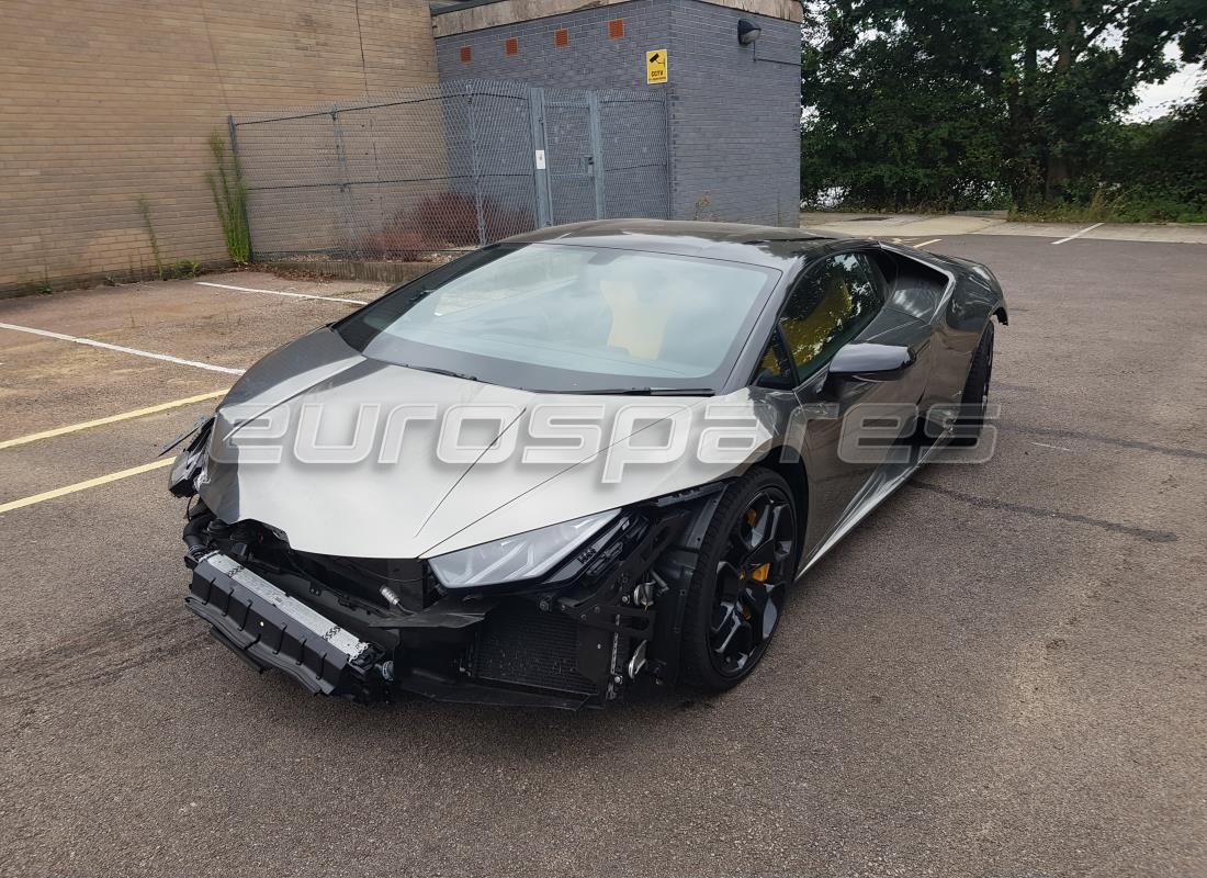 lamborghini lp610-4 coupe (2016) with 5,804 miles, being prepared for dismantling #1