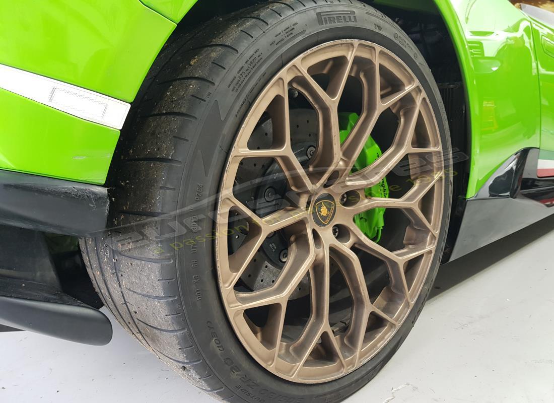 lamborghini performante coupe (2018) with 6,976 miles, being prepared for dismantling #18