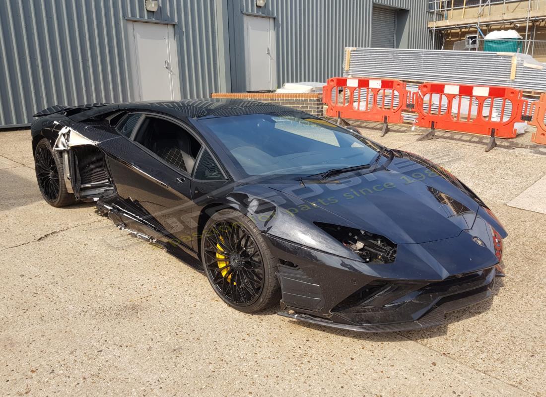 lamborghini lp740-4 s coupe (2018) with 6,254 miles, being prepared for dismantling #7