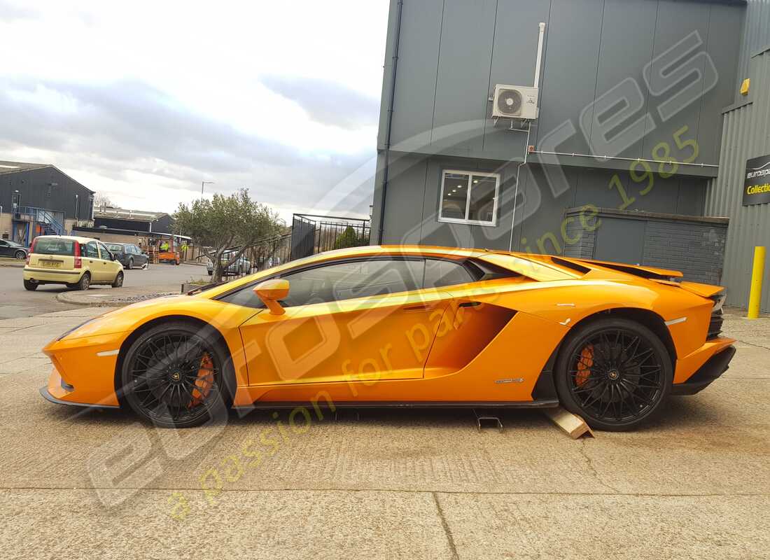lamborghini lp740-4 s coupe (2018) with 11,442 miles, being prepared for dismantling #2