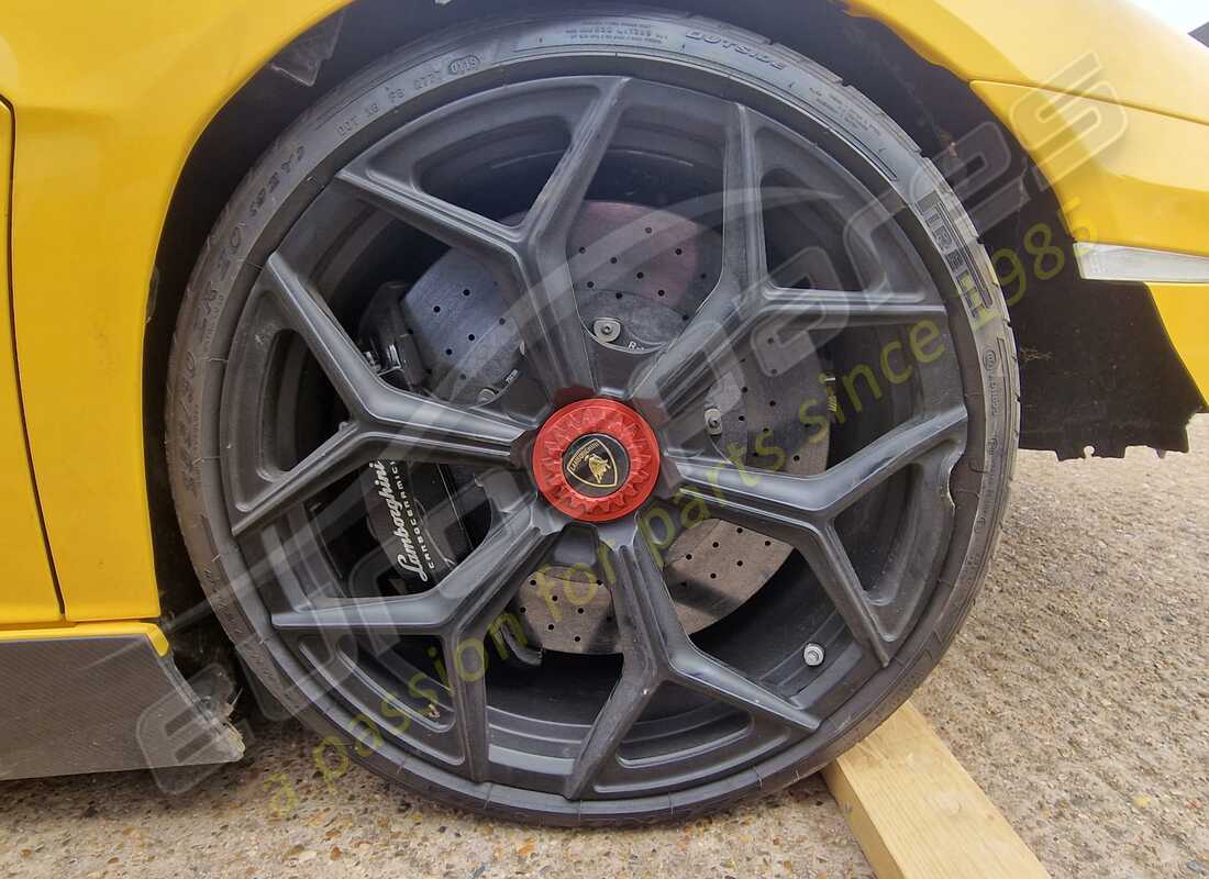 lamborghini 2016 (lp750-4 sv coupe) with 6,468 miles, being prepared for dismantling #24