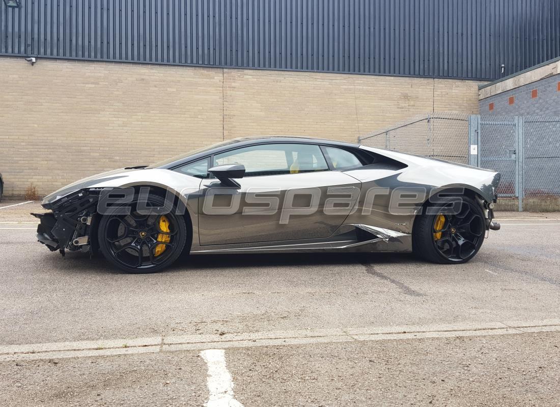 lamborghini lp610-4 coupe (2016) with 5,804 miles, being prepared for dismantling #2