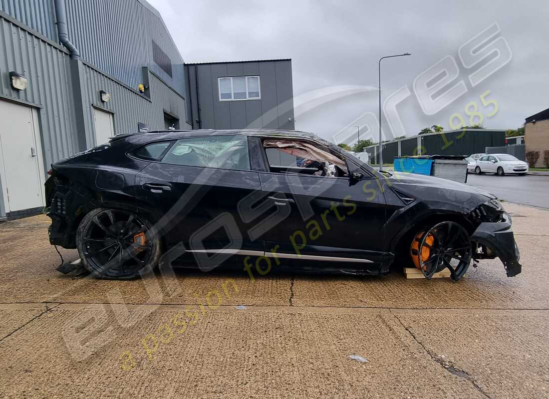 lamborghini urus (2020) with 7,343 miles, being prepared for dismantling #6