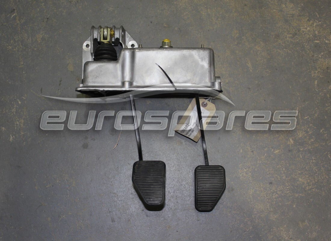USED Ferrari PEDAL SUPPORT HOUSING RHD . PART NUMBER 123472 (1)