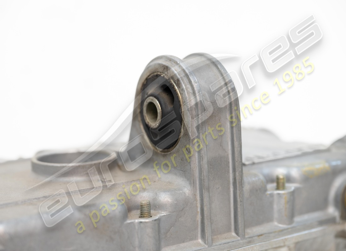 new ferrari rh cyliner head complete. part number 131877 (5)