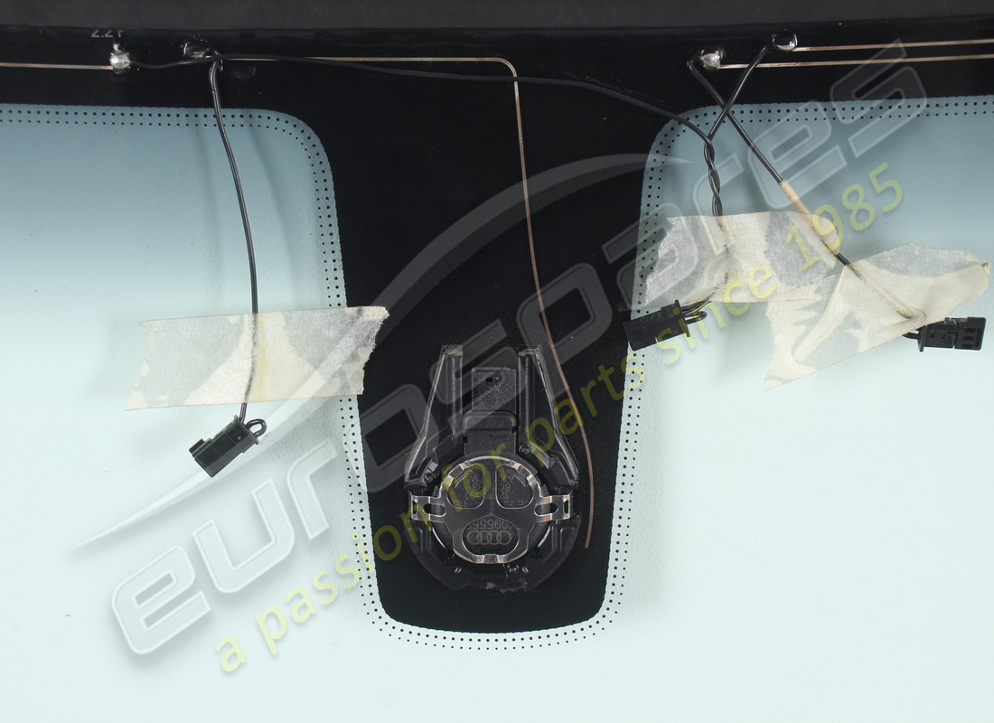 USED LAMBORGHINI WINDSHIELD. PART NUMBER 470845099A (4) used lamborghini windshield. part number 470845099a (4)