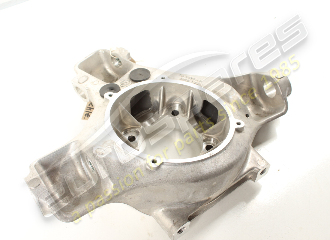 new ferrari lh front & rh rear stub axle. part number 179330 (5)