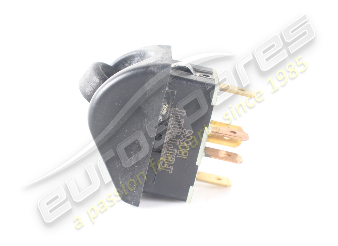 USED FERRARI PUSH-BUTTON. PART NUMBER 180666 (3) used ferrari push-button. part number 180666 (3)